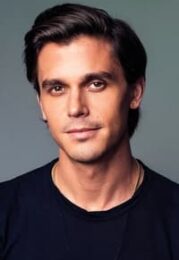 Antoni Porowski